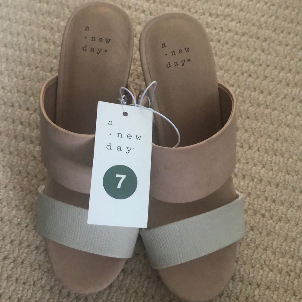 Dress up or dress down wedges!